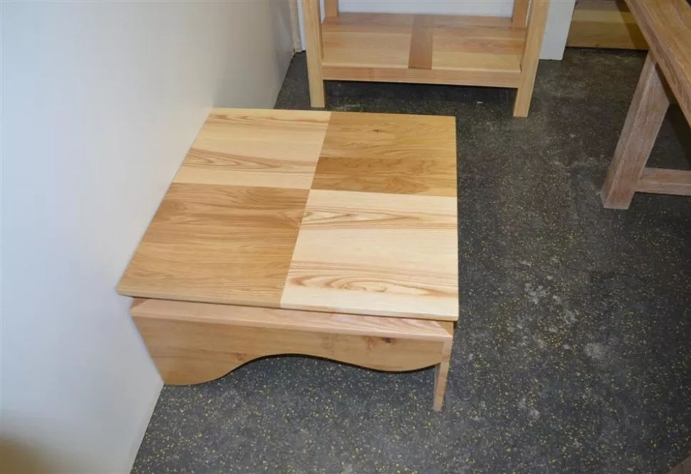 Table basse en bois massif